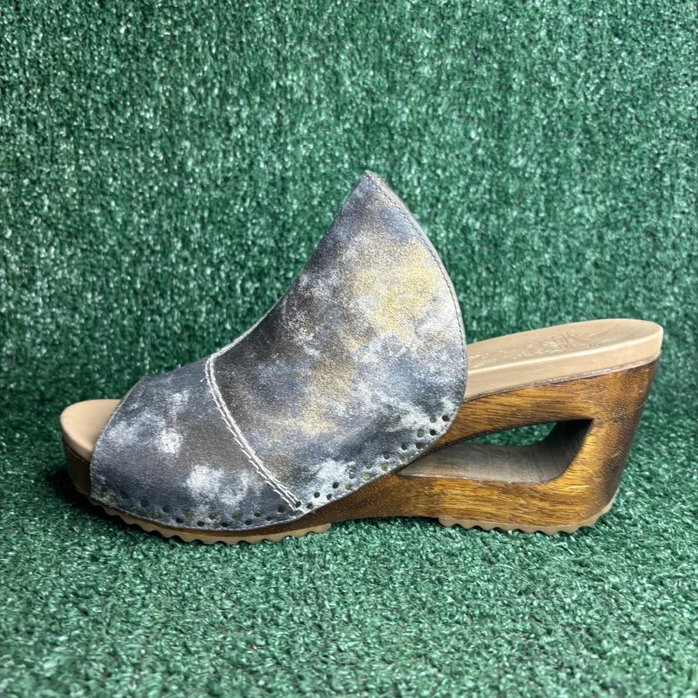 Dansko Metallic Leather Peep Toe Cutout Wedge Sandal Mule Grey Womens Sz 10.5-11